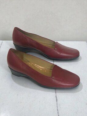 NWOB Easy Spirit Evans Leather Burgandy Women's Flat Loafer Slip On Shoes 7 1/2